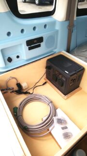 愛知県名古屋市　Ｈ・Ｋ様　アーリー＆Comfy-Ⅱの内外装の取付が完了し電装関係取付中です！