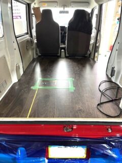 松阪市　ｔｋ・ｆｏｒｅｓｔ様　移動販売車の床のメラミン施工が完了ました！