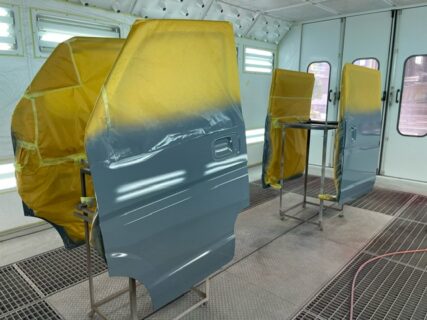 津市豊が丘　Ｏ・Ｃ様　PLATムルティ660のボディ側のペイントに入りました！