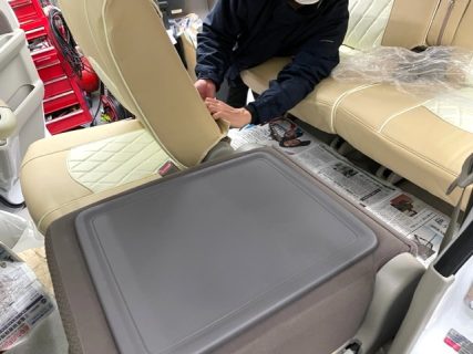 兵庫県たつの市　Ｔ・Ｋ様　PLATムルティ660のシートカバー関係の取付に入りました！