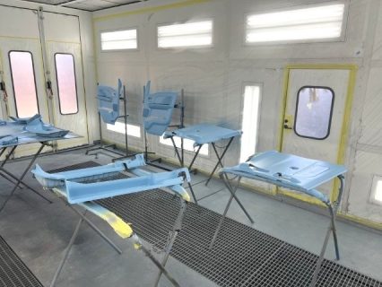 静岡県富士市　Ｗ・Ｔ様　フレンチバスの内装パーツのペイントに入りました！