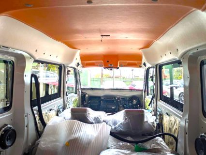 福島県須賀川市　Ｍ・Ｈ様　アーリーの内装パーツの取付中です！