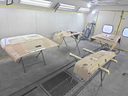 静岡県富士市 O・K様 フレンチバスのエアロパーツのペイントが完了しました!