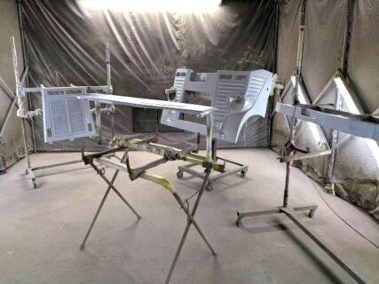 神奈川県川崎市　Ｋ・Ｓ様　フレンチバス車いす移動車のサフェーサーペイント中です！