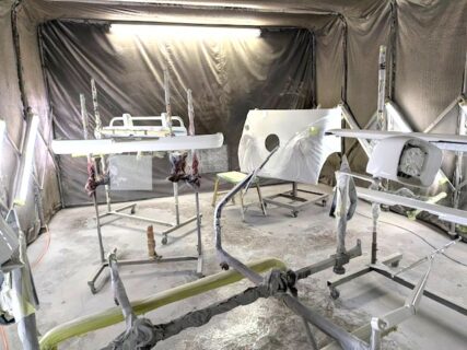 在庫車のタイプ　アーリーの一色目のペイントが完了しました！