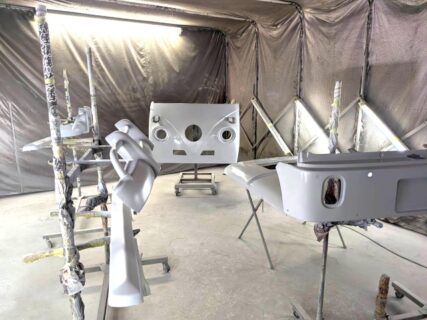 神奈川県茅ケ崎市　Ｉ・Ｋ様　アーリーのパーツのサフェーサーペイントに入りました！